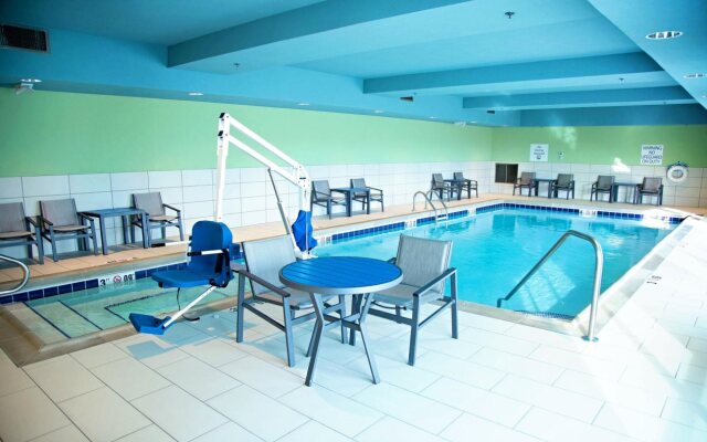 Holiday Inn Express & Suites Great Bend by IHG