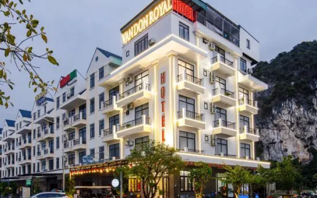 Van Don Royal Hotel — 3-star hotel in Van Don