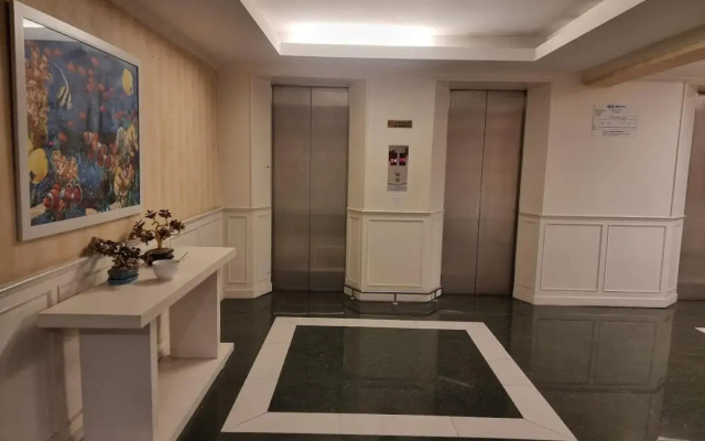 Bay Hotel Srinakarin
