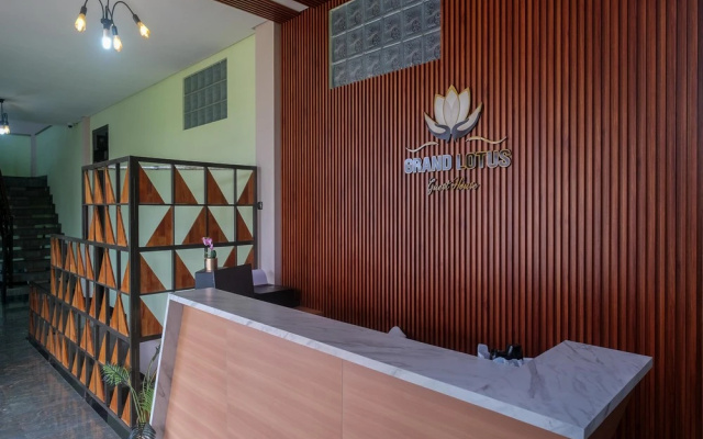 Urbanview Grand Lotus Hotel by RedDoorz – Lobby – Purwokerto