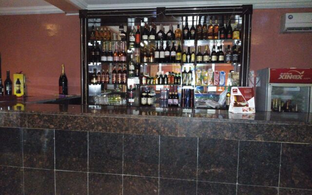 Richanthonio Suites