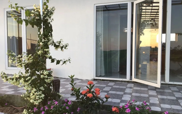 Lotus House