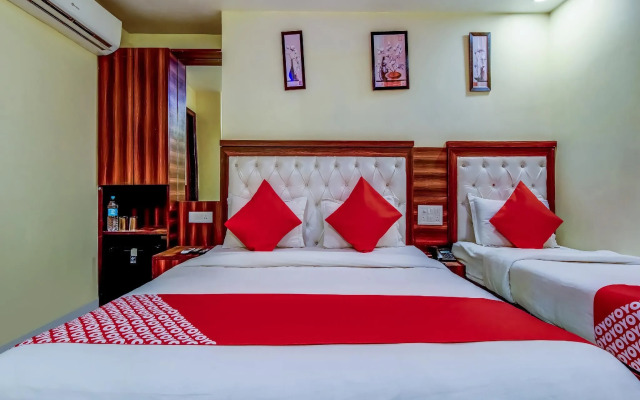 Oyo 18867 Hotel Vision Palace