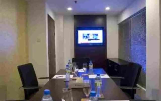 Platinum Hotel & Residence