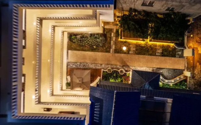 Jiuzaigou Huayujian Homestay