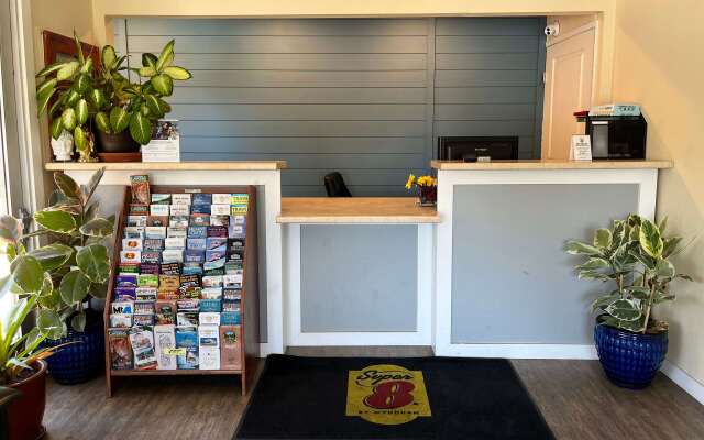 Super 8 by Wyndham Red Bluff