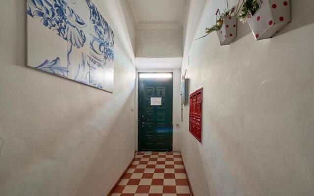 Elegant Riverview Apartment in Historical Lisbon