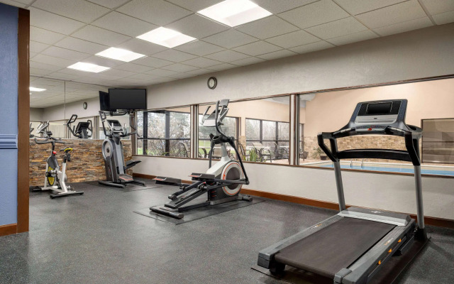 AmericInn by Wyndham Grand Rapids Airport North