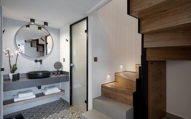 Calla Luxury Seafront Suites