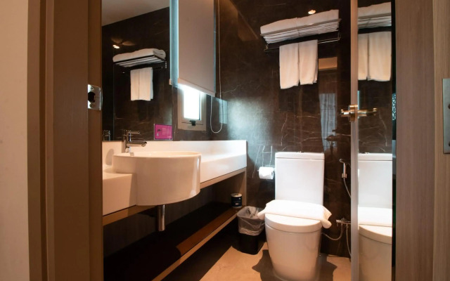 Aqueen Prestige Hotel Jalan Besar