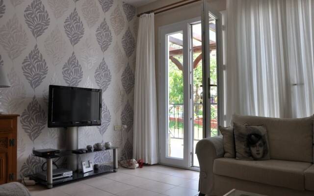 Begonvilla Apart D2 by Angel Rentals