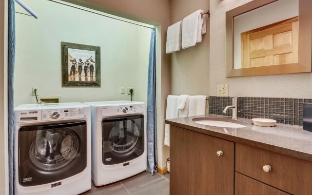 10 Southface 5 Bedroom Home by RedAwning