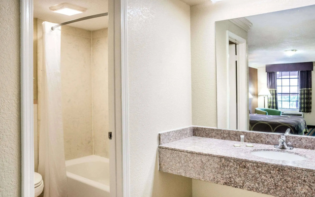 Express Inn & Suites Houston Katy