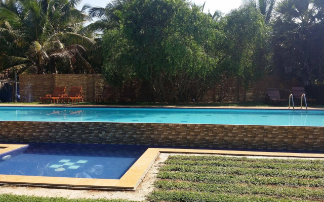 Roshanne Beach Resort