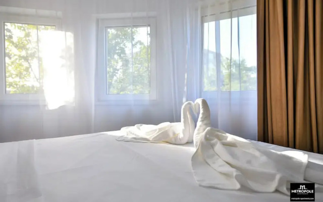 Metropole Apartments Central City