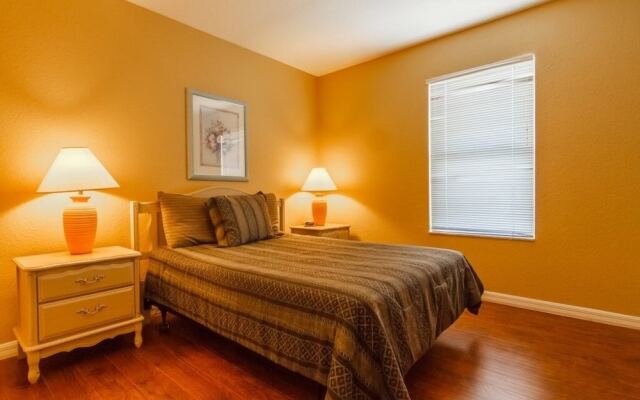 Linda's Pinewood Villa 4 Bedroom Home