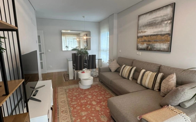 A estrenar amplio con piscina y parking