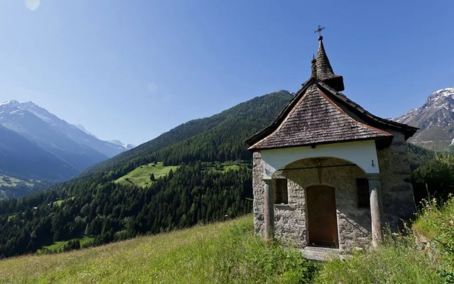 Lovely Chalet 500m From Transport