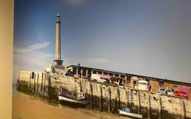 Beach Retreat, Stones Throw Away from Beach