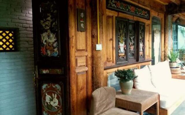 Lijiang White Sand Inn