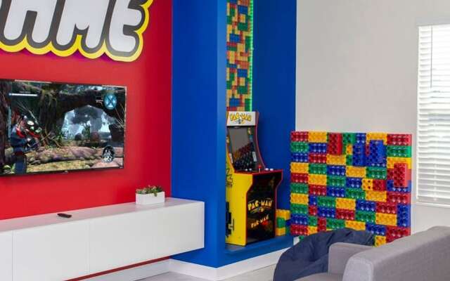 4577 Stunning 7BD Home