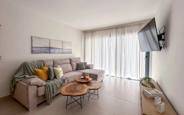Cozy and beautiful apartment at the beach
