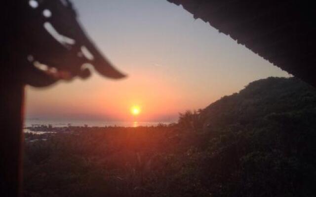 Cocohuts Hotel