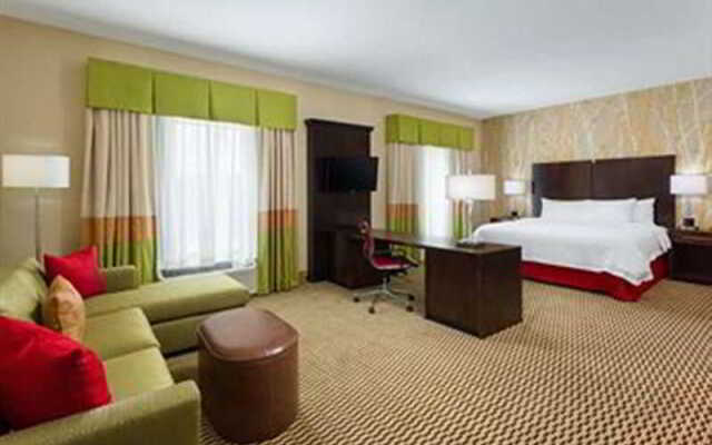 Hampton Inn & Suites Williamsport-Faxon Exit