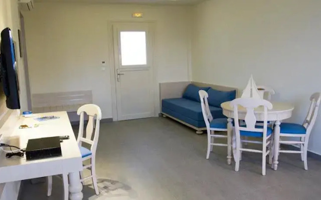 Thalassa Suites