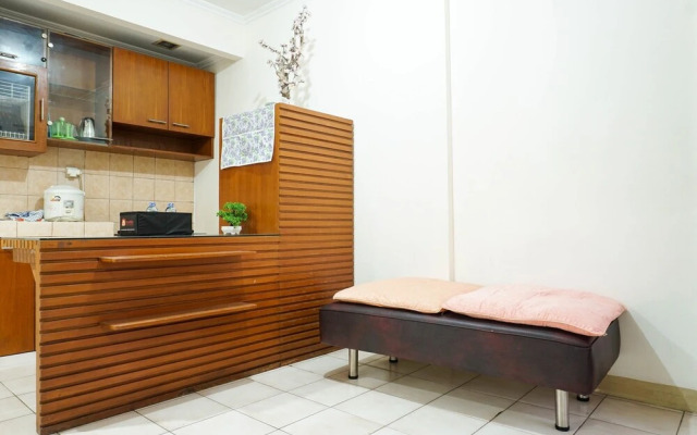 Homey and Warm 2BR Mediterania Palace Apartment