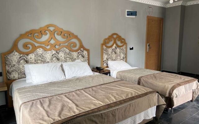 Si̇lva Deluxe Hotel