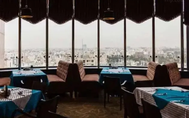 Royal Shiraz Hotel