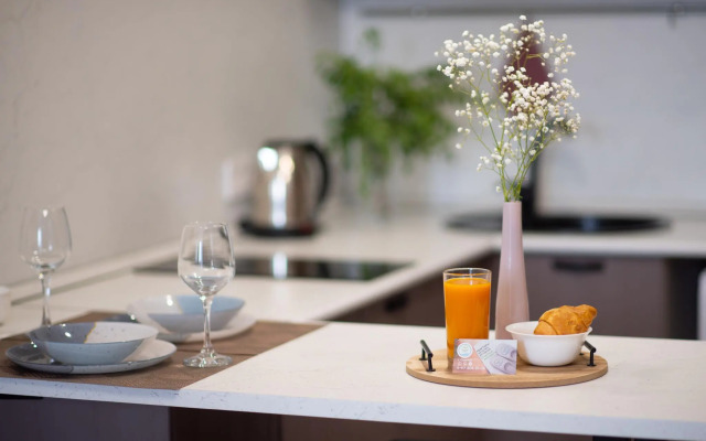 Апартаменты на проспекте Героев Отечества 4А