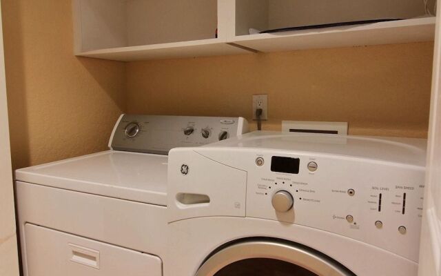 Executive Beach Paradise SH7345