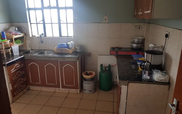 Cosy Sunflower House Nairobi with Wi-Fi