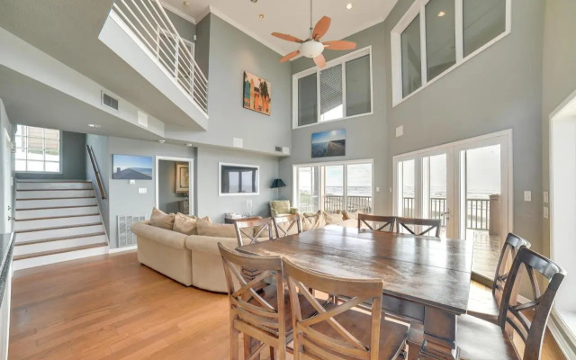 Oceanfront Galveston Beach House: Steps to Sand!