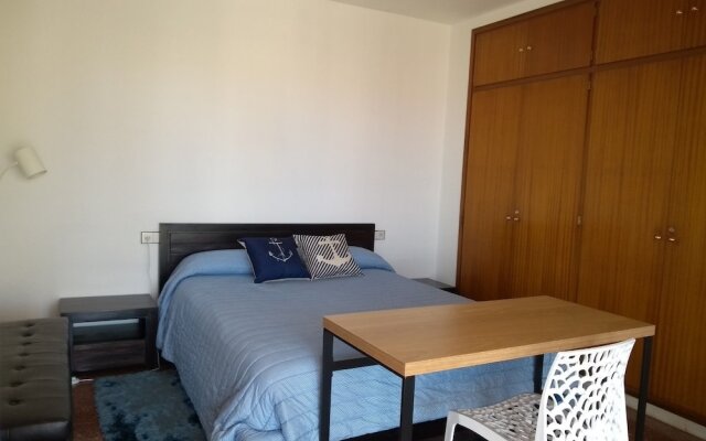 Bright And Comfortable House 20 Min To Barcelona