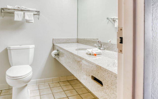 OYO Hotel Burlington South