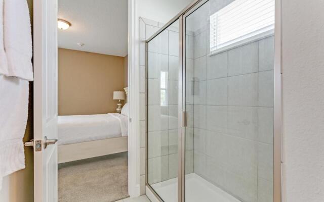 8 Bedroom Vacation Home with Pool 2114