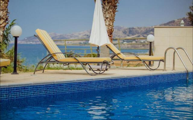 Kallinousa Beach Villa