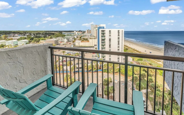 Beachfront Haven 1BR Condo with Balcony