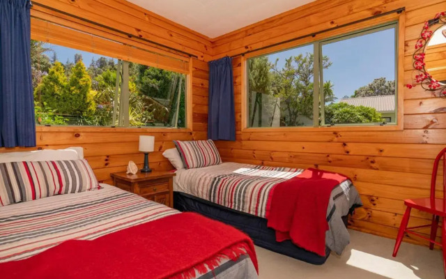Picturesque on Paku - Tairua Holiday Home