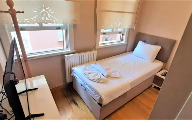 Valentine Suites Hotel