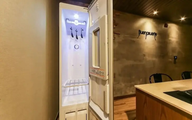 Gimhae Jangyu AM Hotel