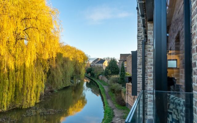 Charming 3-bed - Loft Style House in York