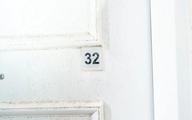 Peaceful Villa in Serignan