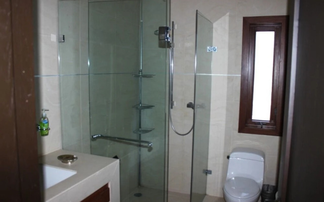 Beautiful House With Lake View