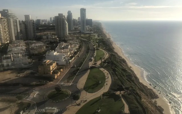 Seaview Apartments On The Beach
