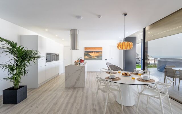 The One Luxury Apartments