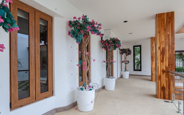 Gorgeous estate in Puerto Los Cabos golf and beach community